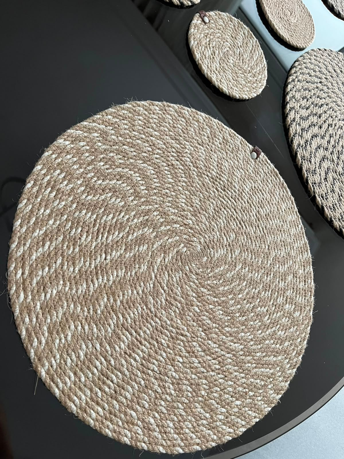 4 placemats size 30cm
