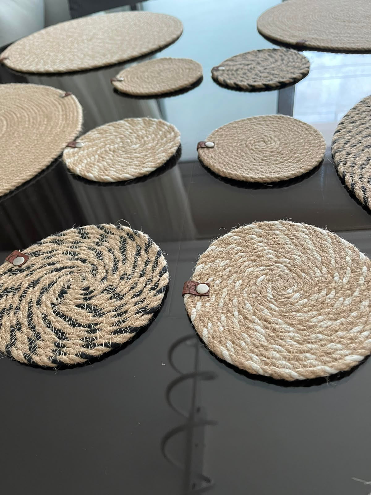4 placemats size 30cm