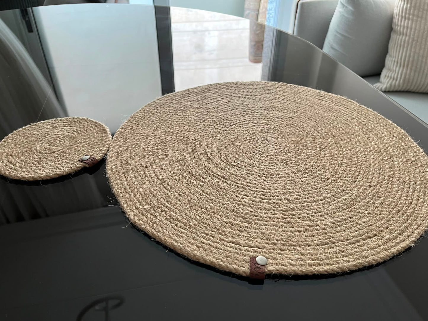 4 placemats size 30cm