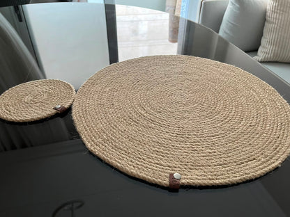 4 placemats size 30cm
