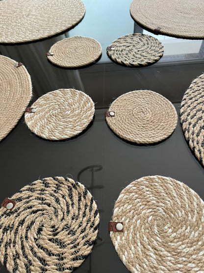 4 placemats size 30cm