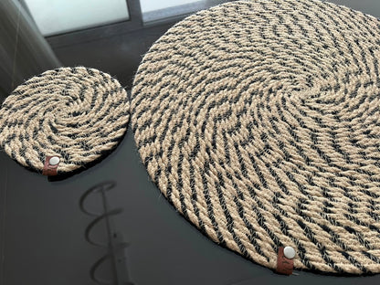 4 placemats size 30cm