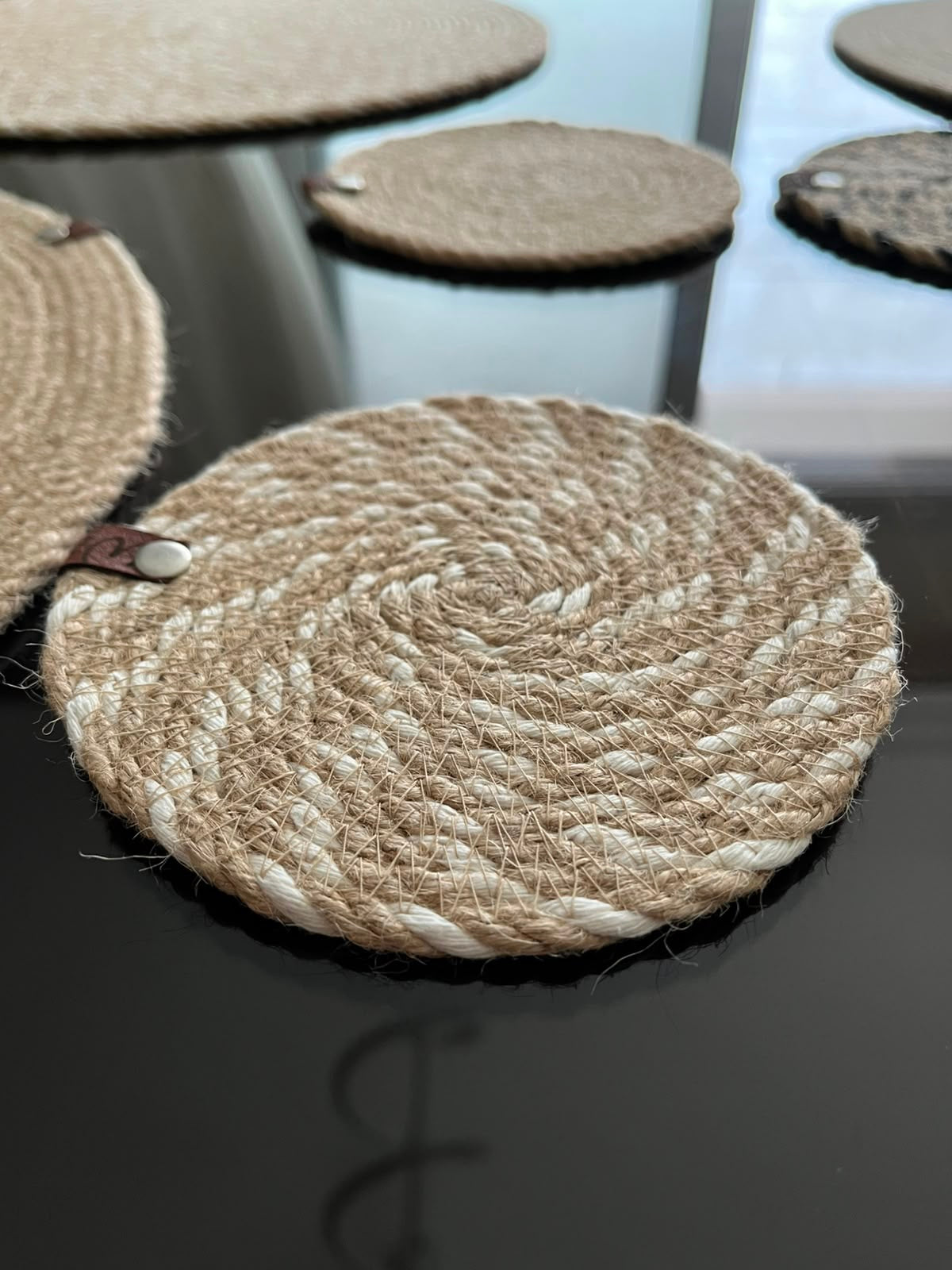 4 placemats size 30cm
